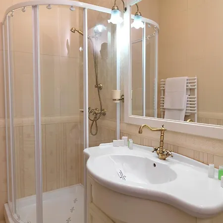 La Favorita Boutique